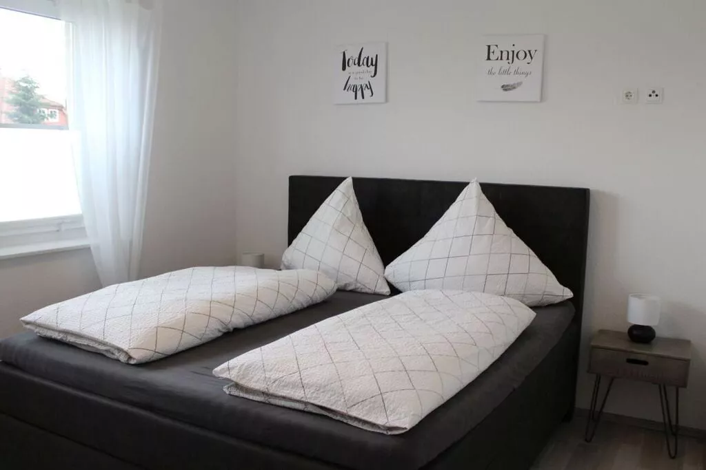 296905-Bedroom