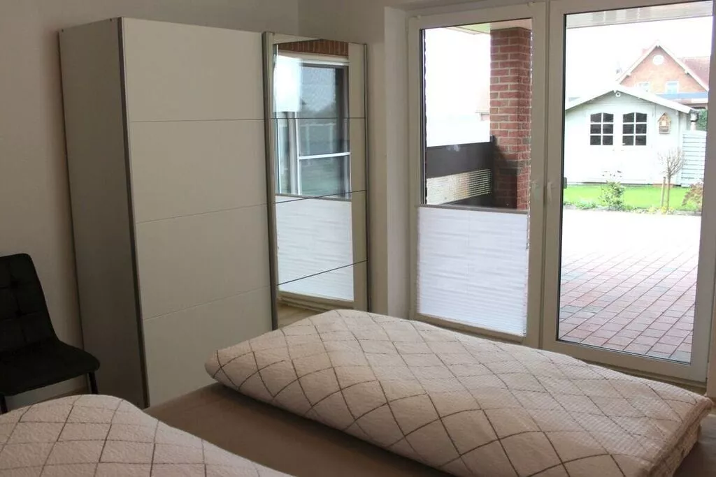 296905-Bedroom