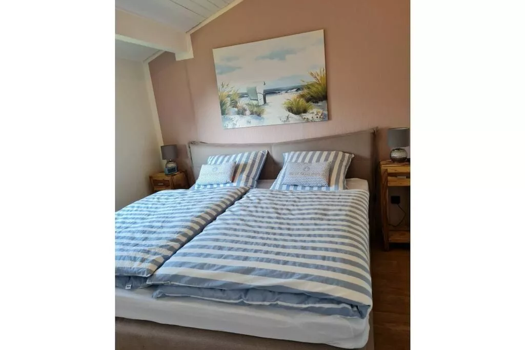 386510-Bedroom