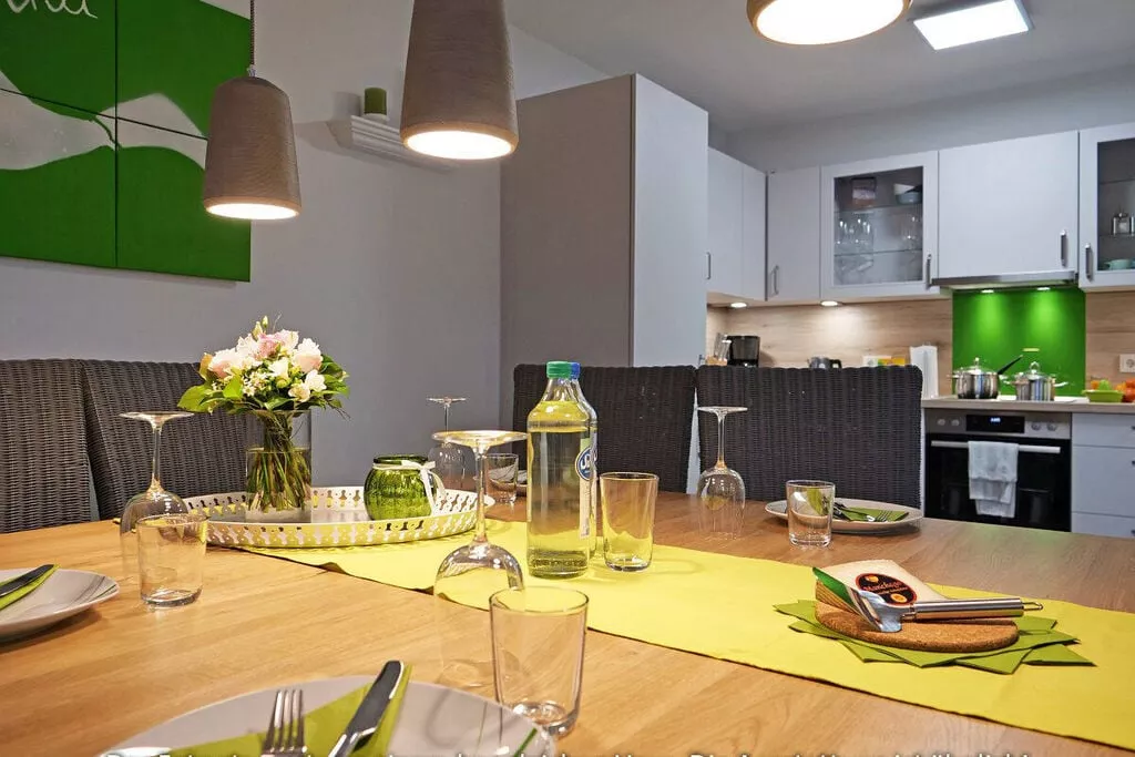 276570-Esszimmer