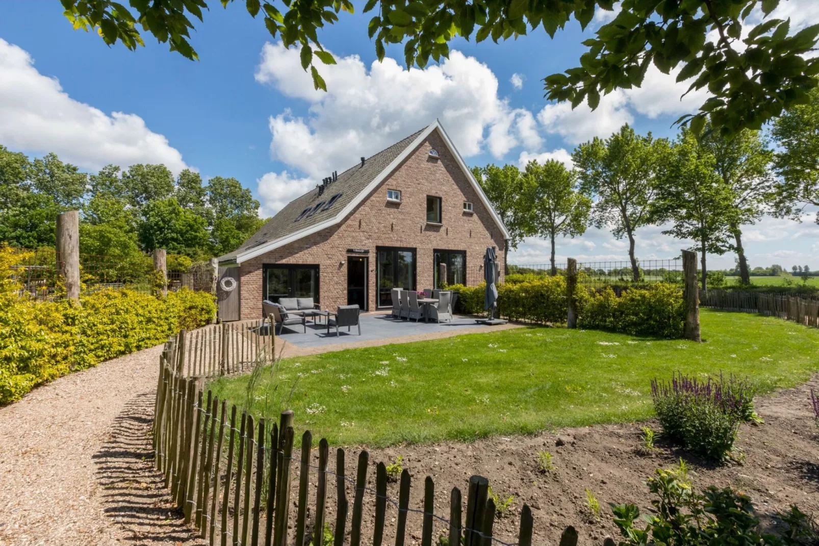 Lepelstraat 18A  Vrouwenpolder "'t Blauwtje"-Exterior summer