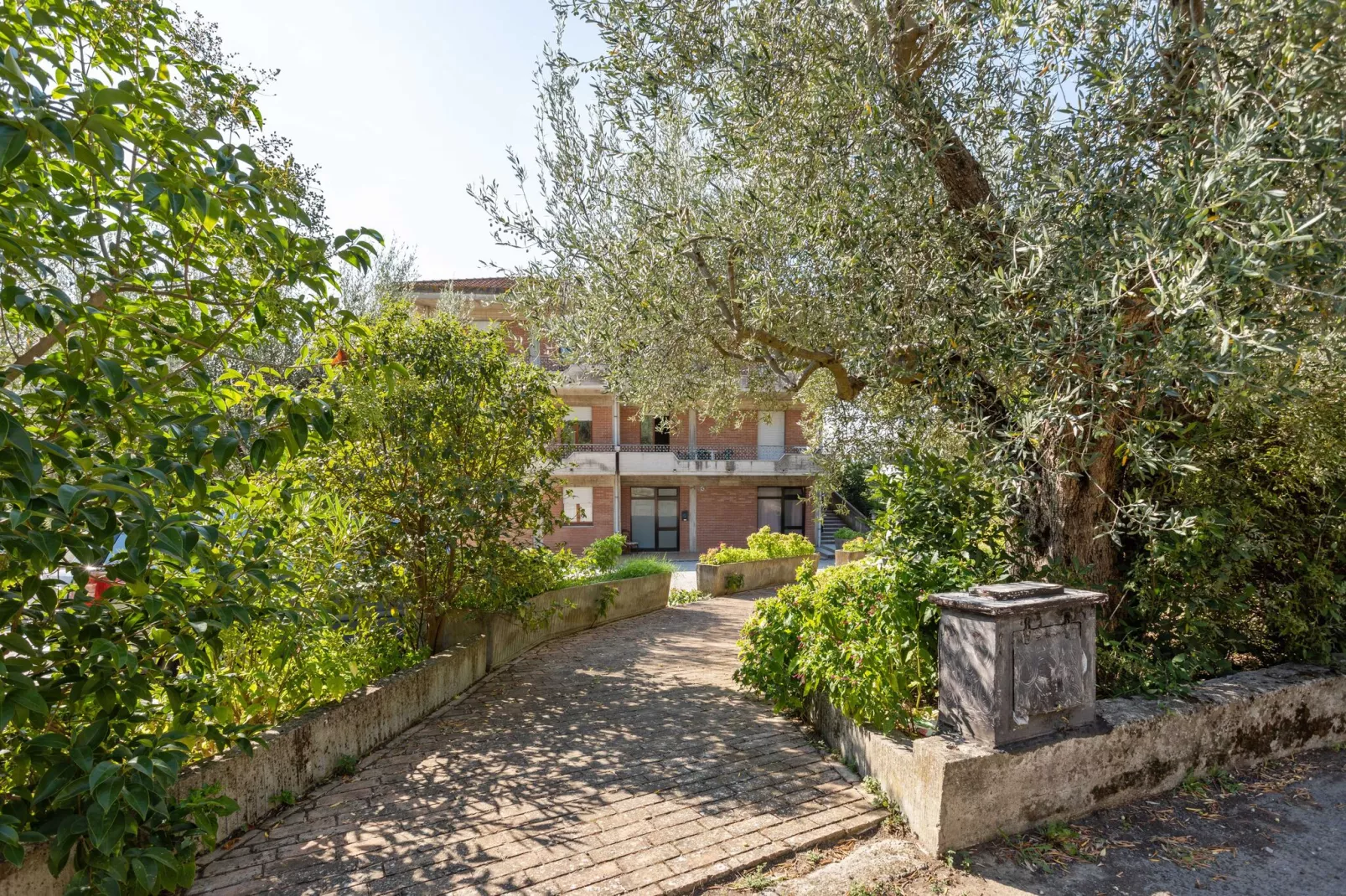 Casa Tommaso - Quadri P T - 8 pax-Reception hall