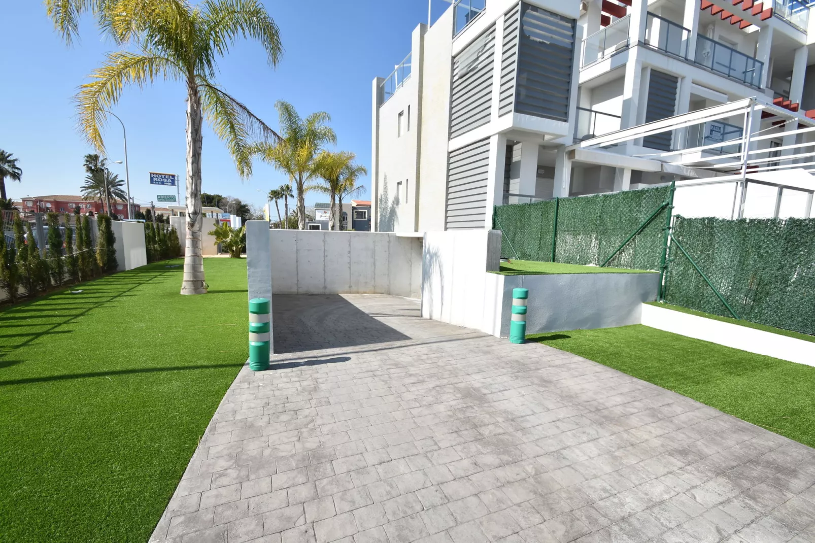 Residencial Victoria 1	-Gardens summer