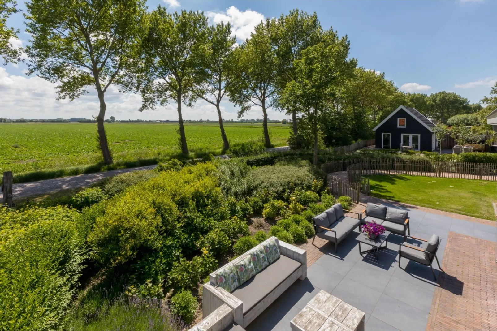 Lepelstraat 18B  Vrouwenpolder "'t Zwartje"-Terrace balcony