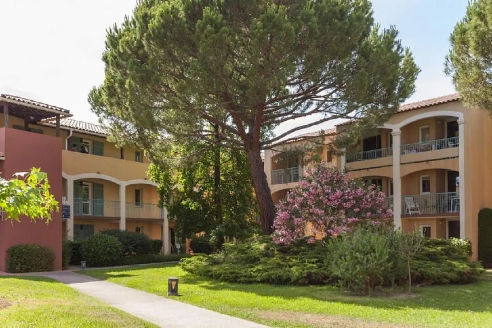 Residence Les Rives de Cannes Mandelieu Mandelieu-la-Napoule - 14 Standard - Studio 4 p - 1 sleeping alcove-Außenbereich Sommer