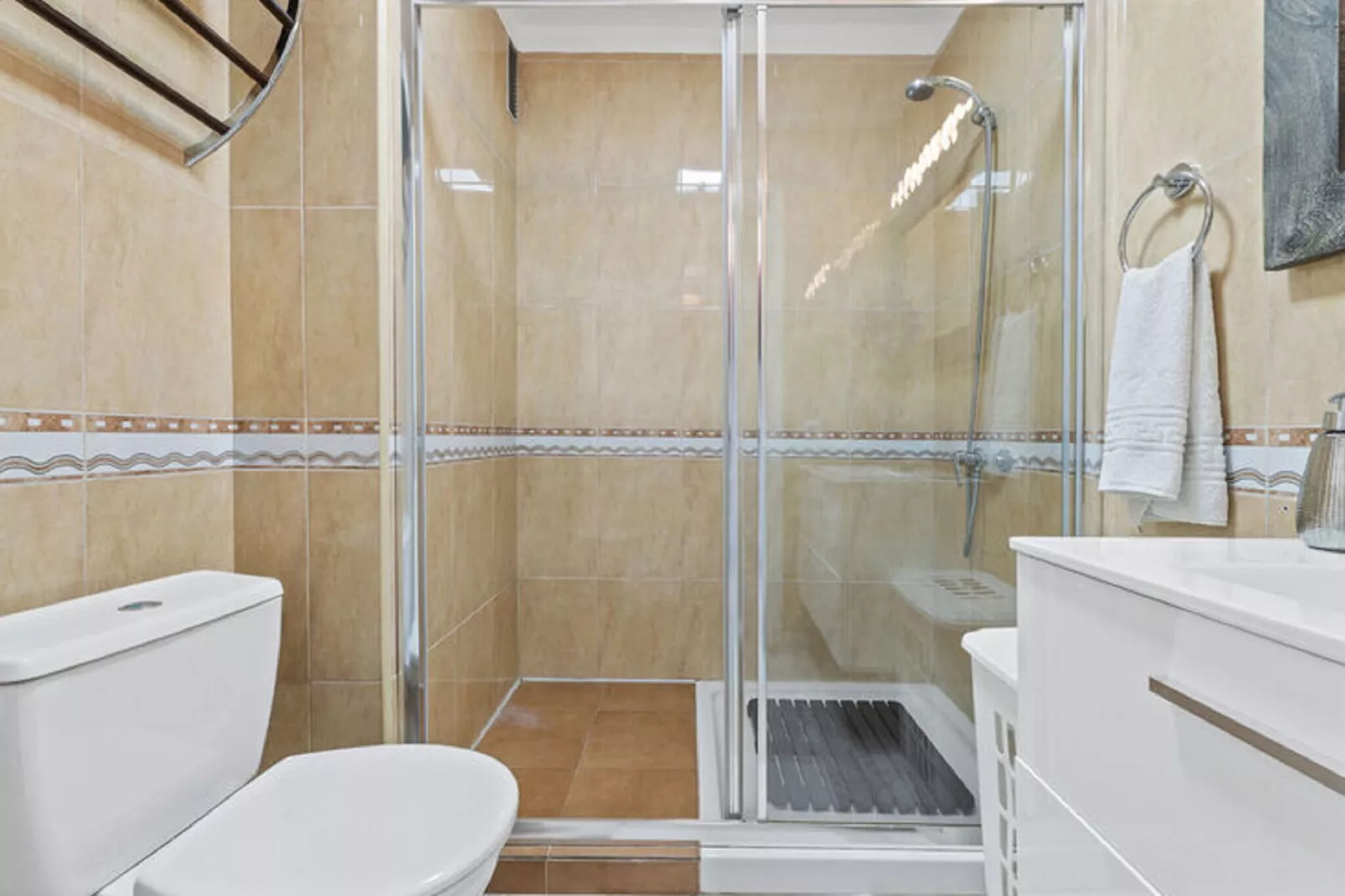 Dersu-Bathroom