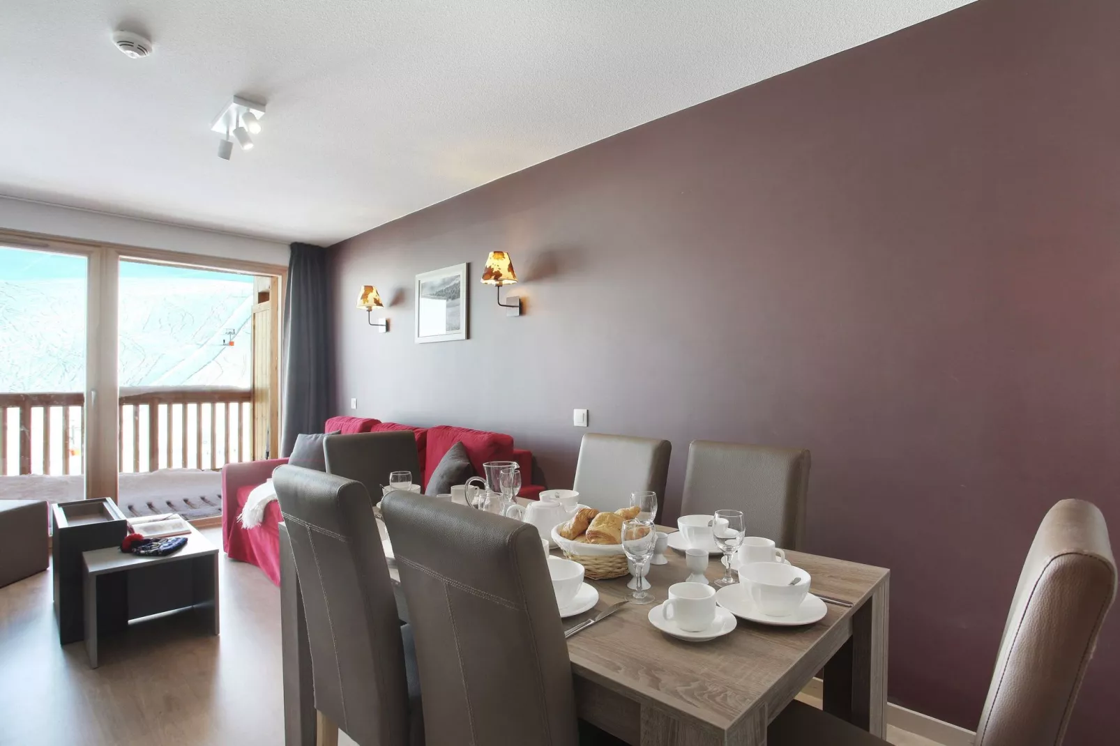 Résidence Prestige Front de Neige 3-Dining room