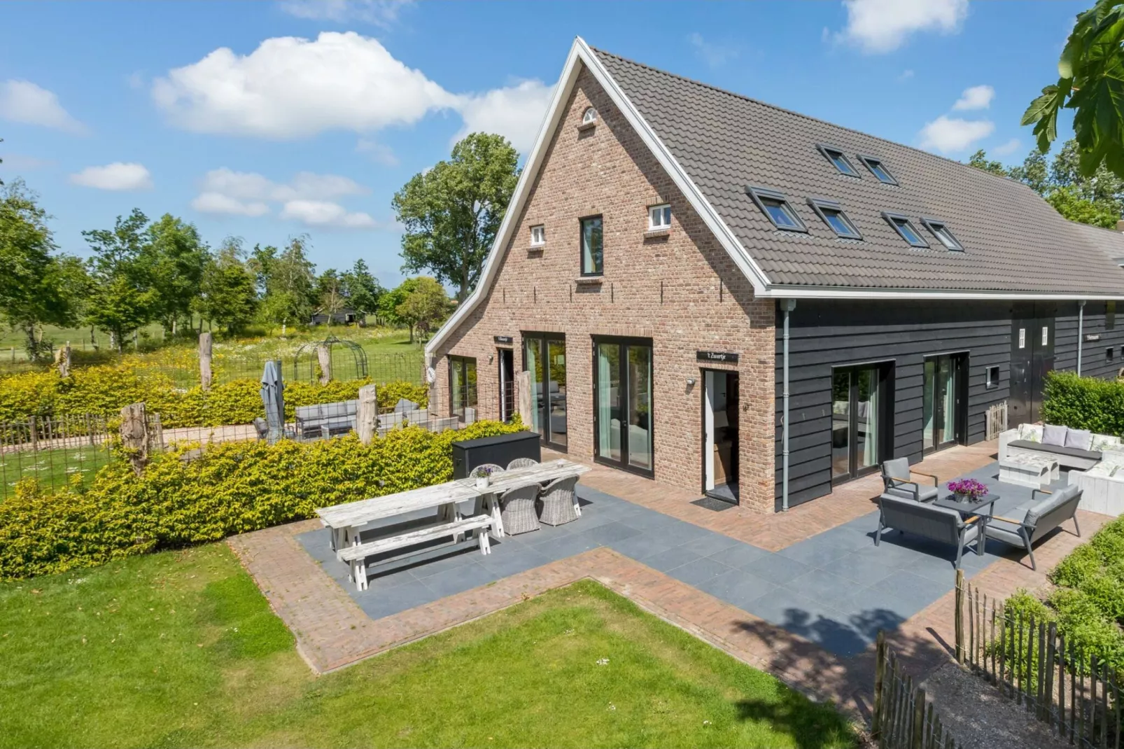 Familiehuis - Lepelstraat 18AB  Vrouwenpolder-Außenbereich Sommer