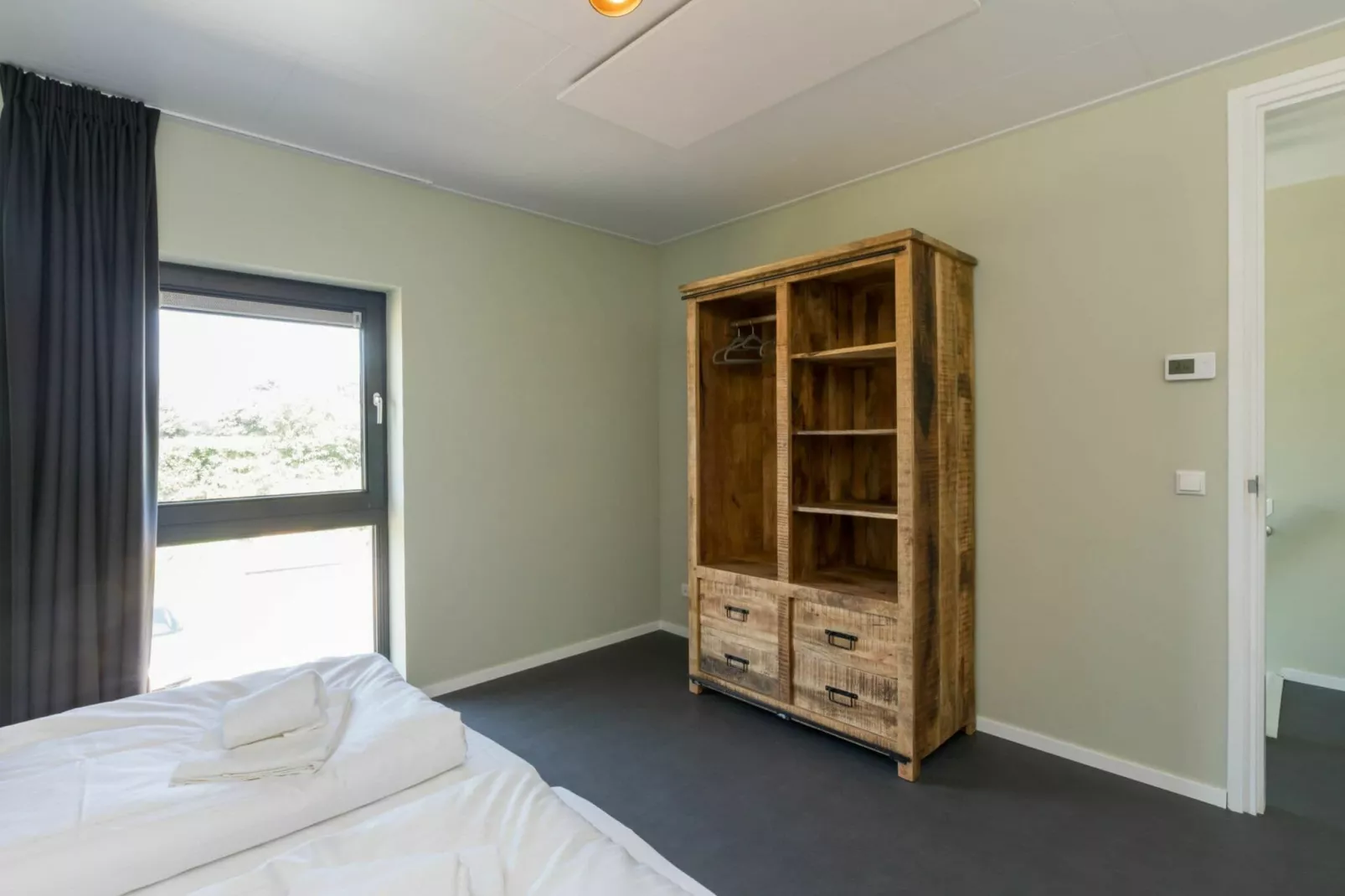 Vroondijk 2- duinappel en zonnebes-Bedroom