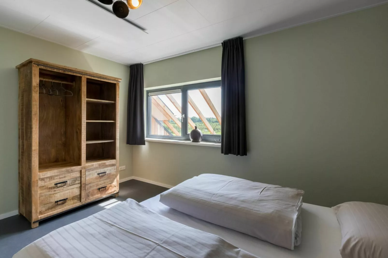 Vroondijk 2- duinappel en zonnebes-Bedroom
