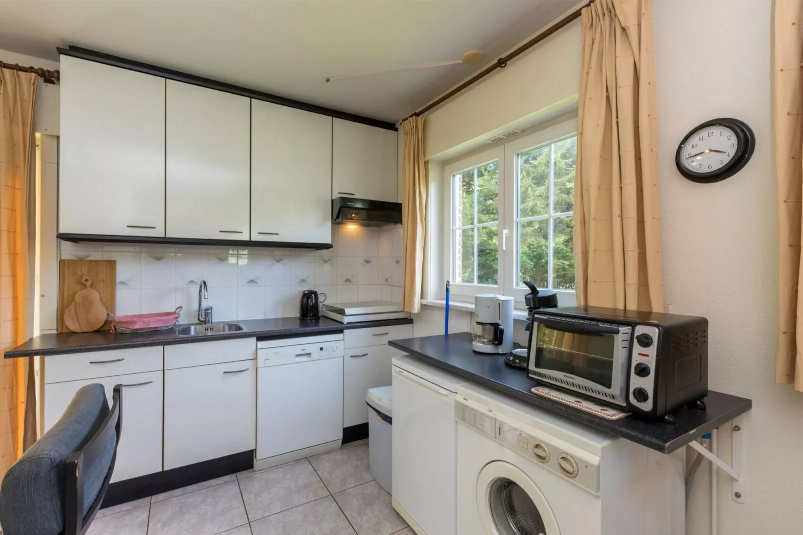 Vroondijk 2- Zeepeertje-Kitchen