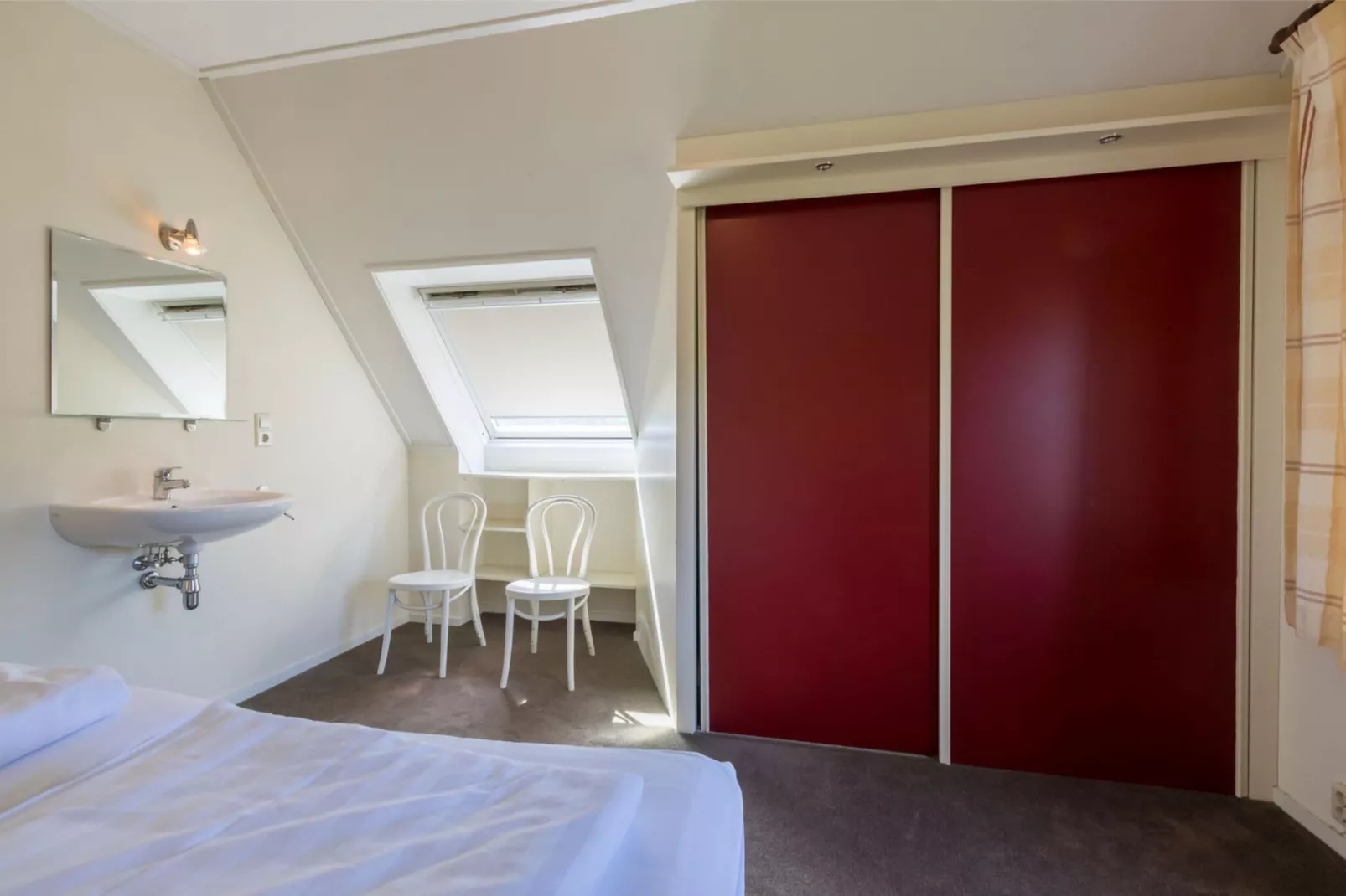 Vroondijk 2- Zeepeertje-Bedroom
