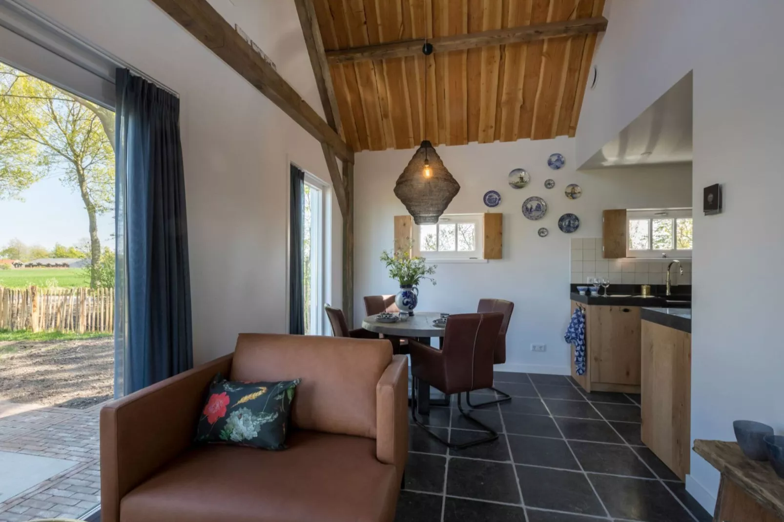 Lepelstraat 18C  Vrouwenpolder-Wohnzimmer
