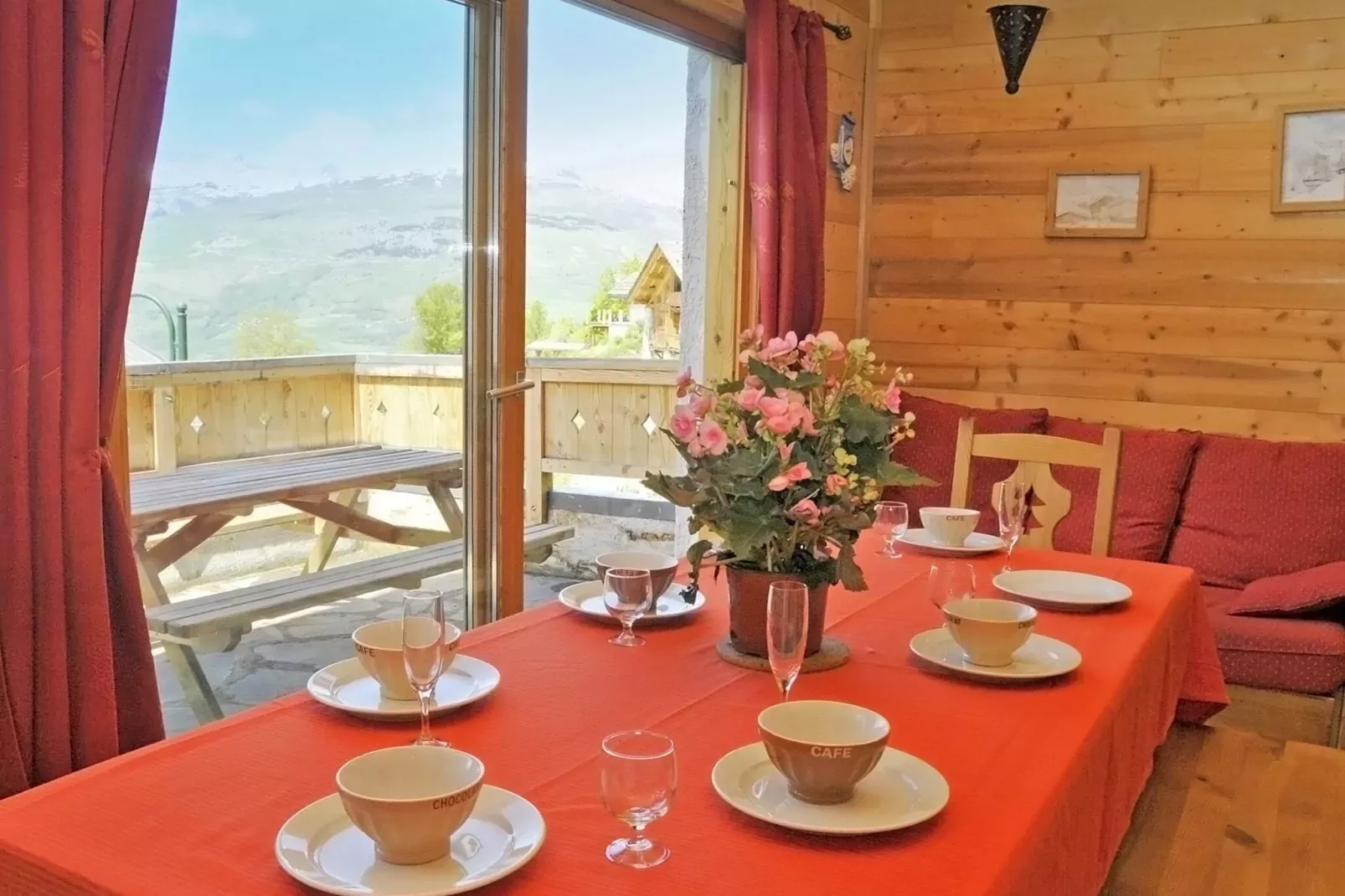 Chalet Piccola Pietra-Dining room