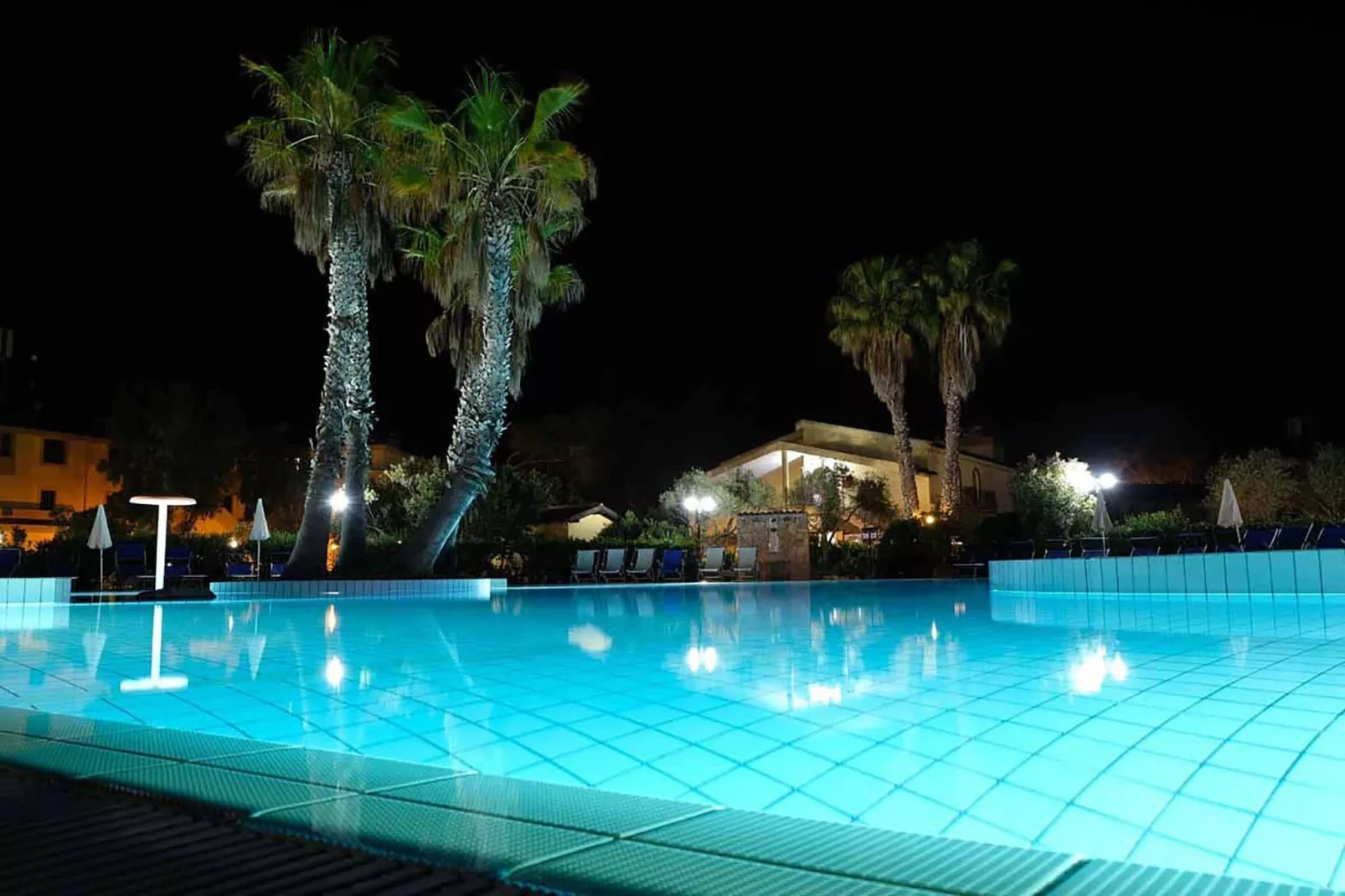 APT studio 2 camere-Piscine