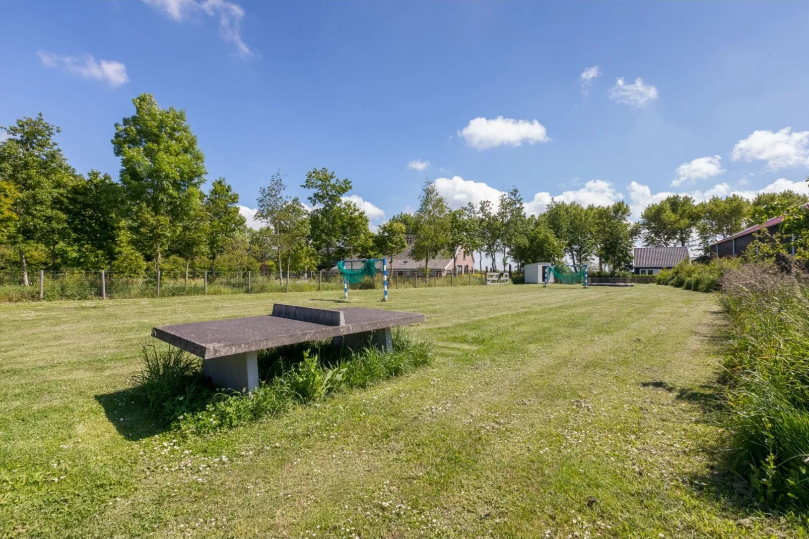 Lepelstraat 18C  Vrouwenpolder-Einrichtungen