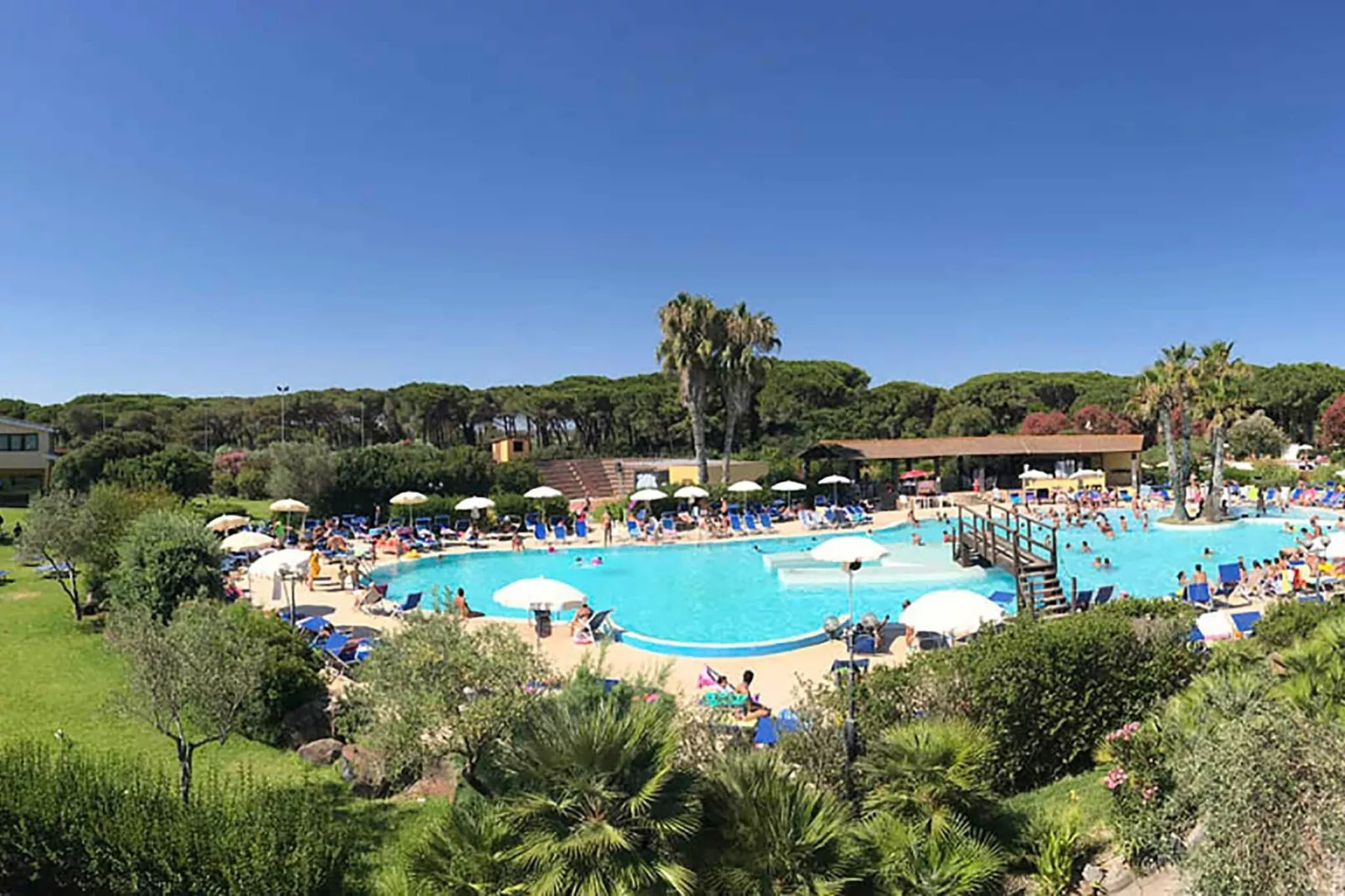 APT studio 2 camere-Piscine