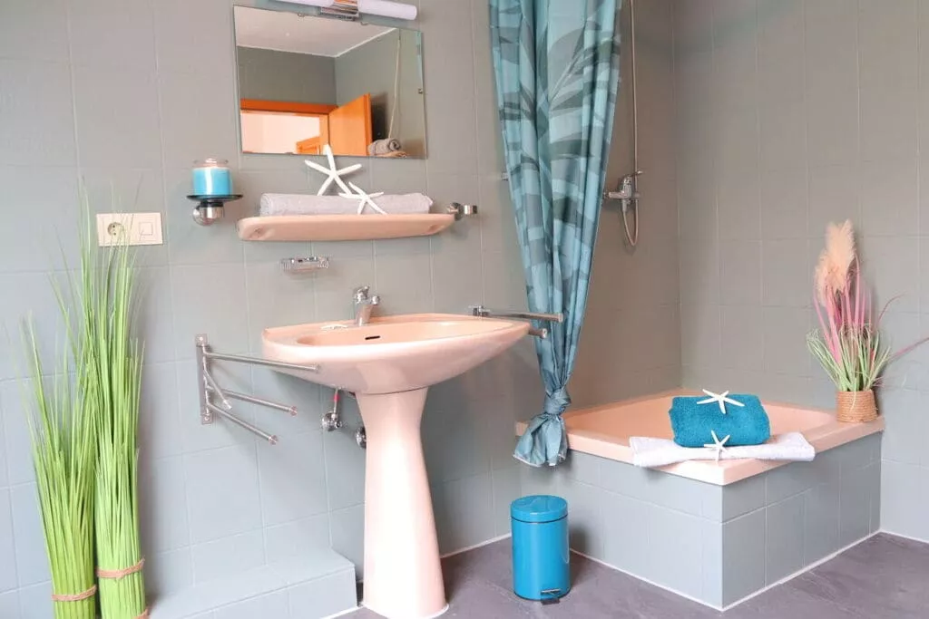 398478-Bathroom