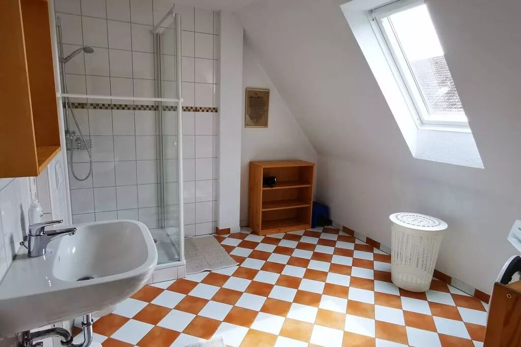 329114-Bathroom