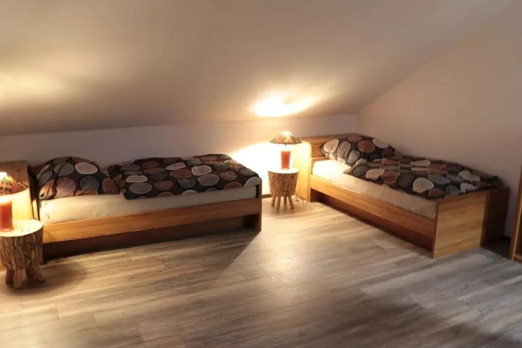 247283-Bedroom
