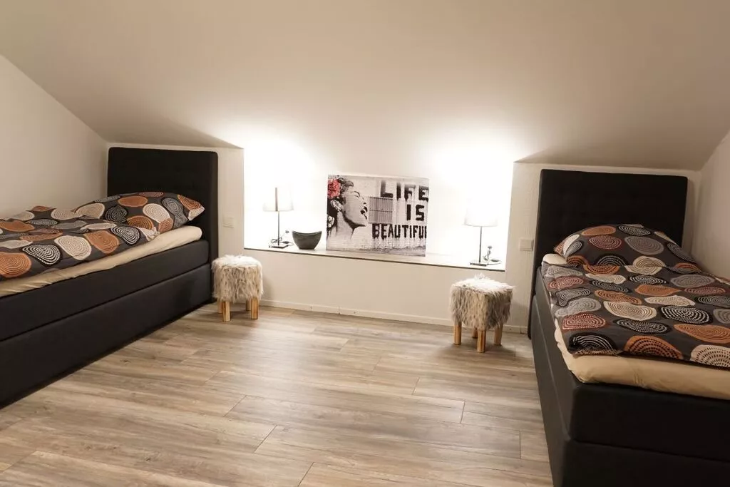 247283-Bedroom