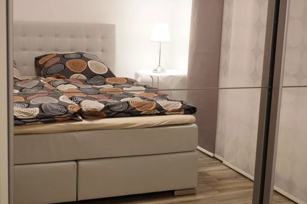 247283-Bedroom