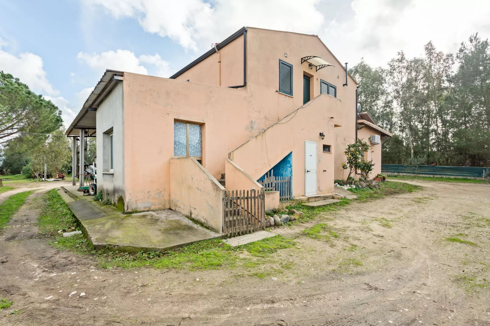 Villa Manca-Exterior summer