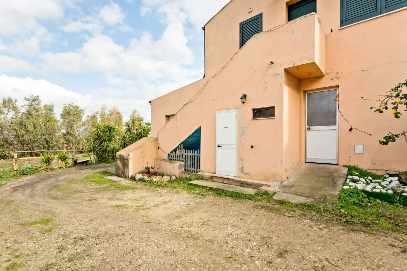 Villa Manca-Exterior summer