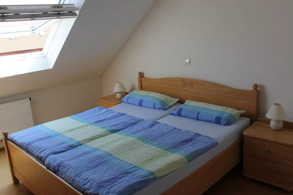 315305-Bedroom