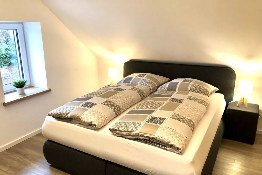 298879-Bedroom