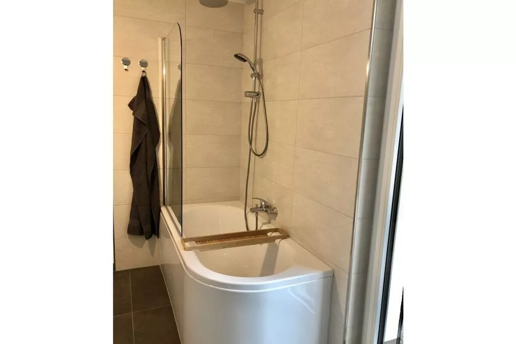 298879-Bathroom