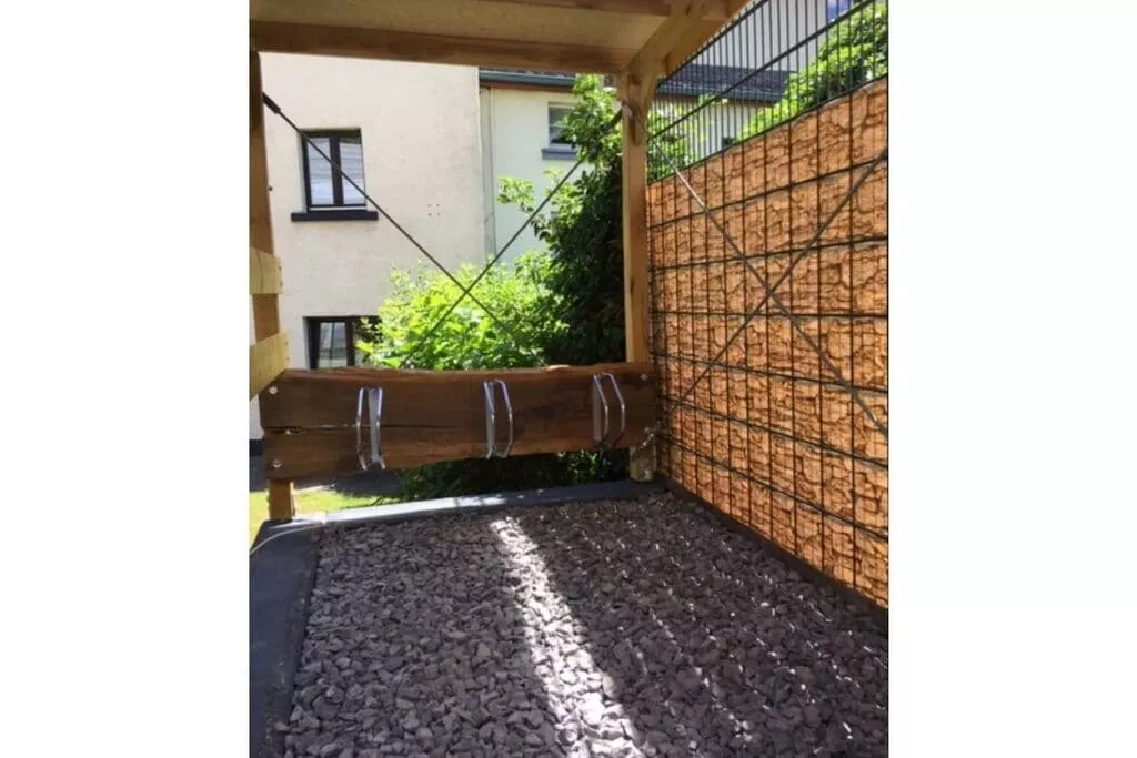 249025-Parkplatz