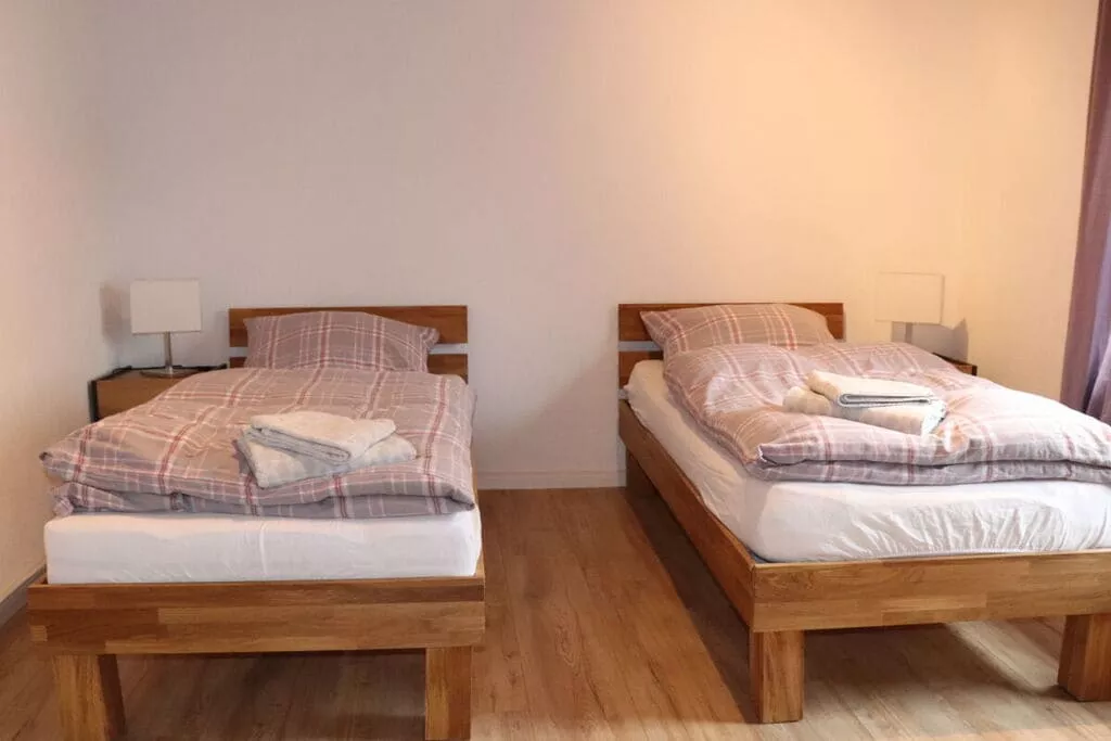 330959-Bedroom