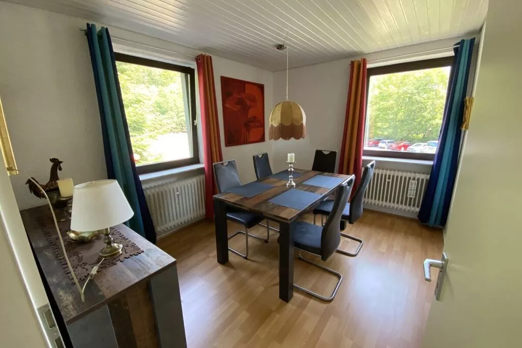 390067-Esszimmer