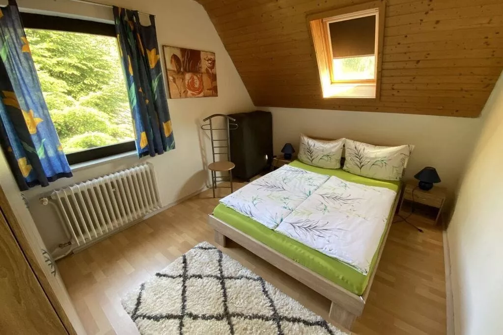390067-Schlafzimmer