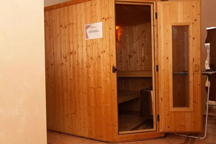 Ferienhaus in Neukirchen 12 P-Indoor