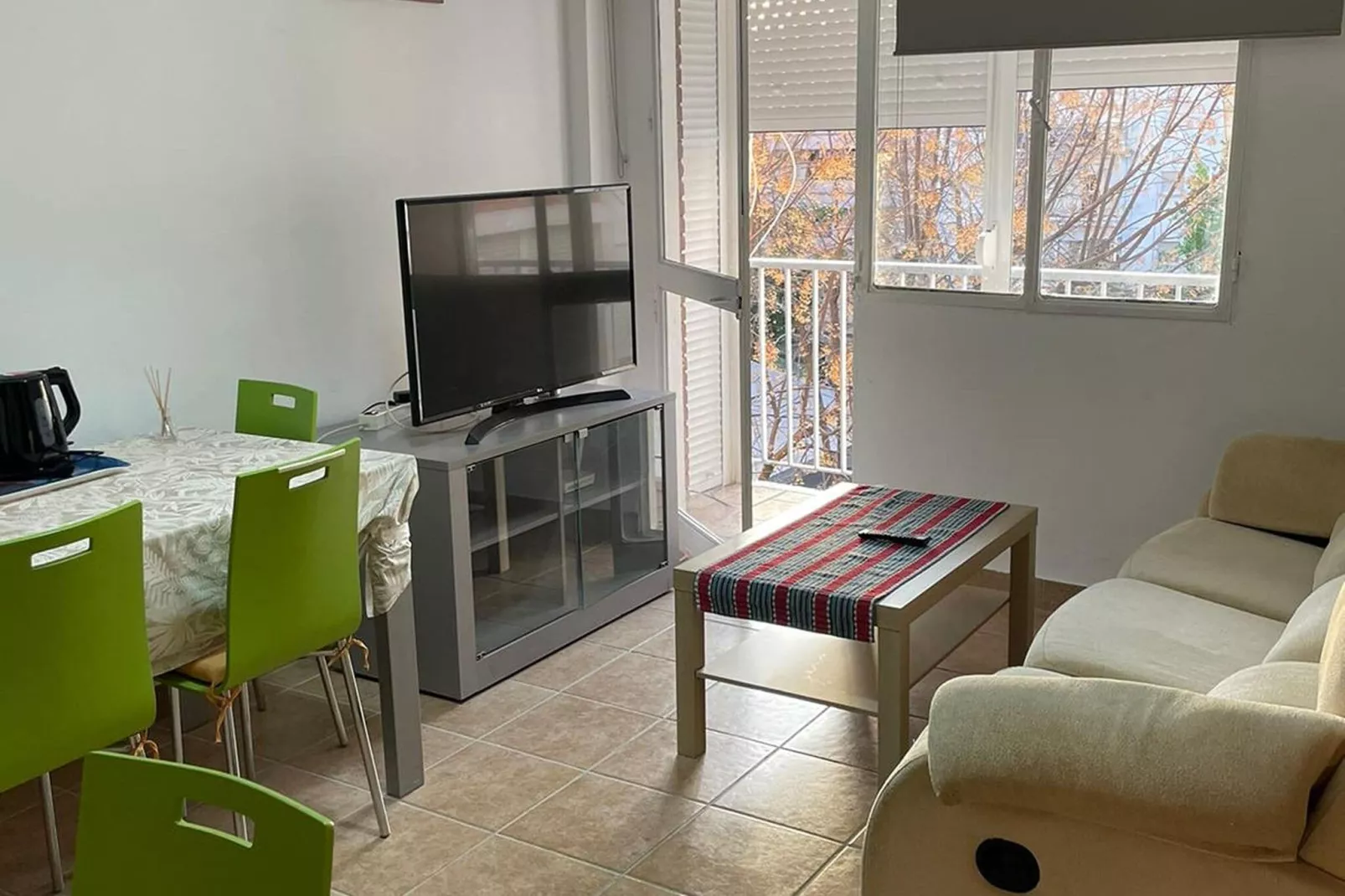 Apartamento Mairena-Living room