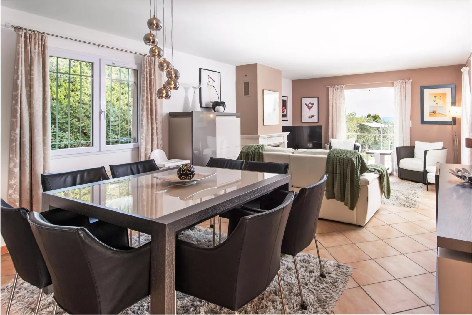 Villa Font du Roux-Dining room