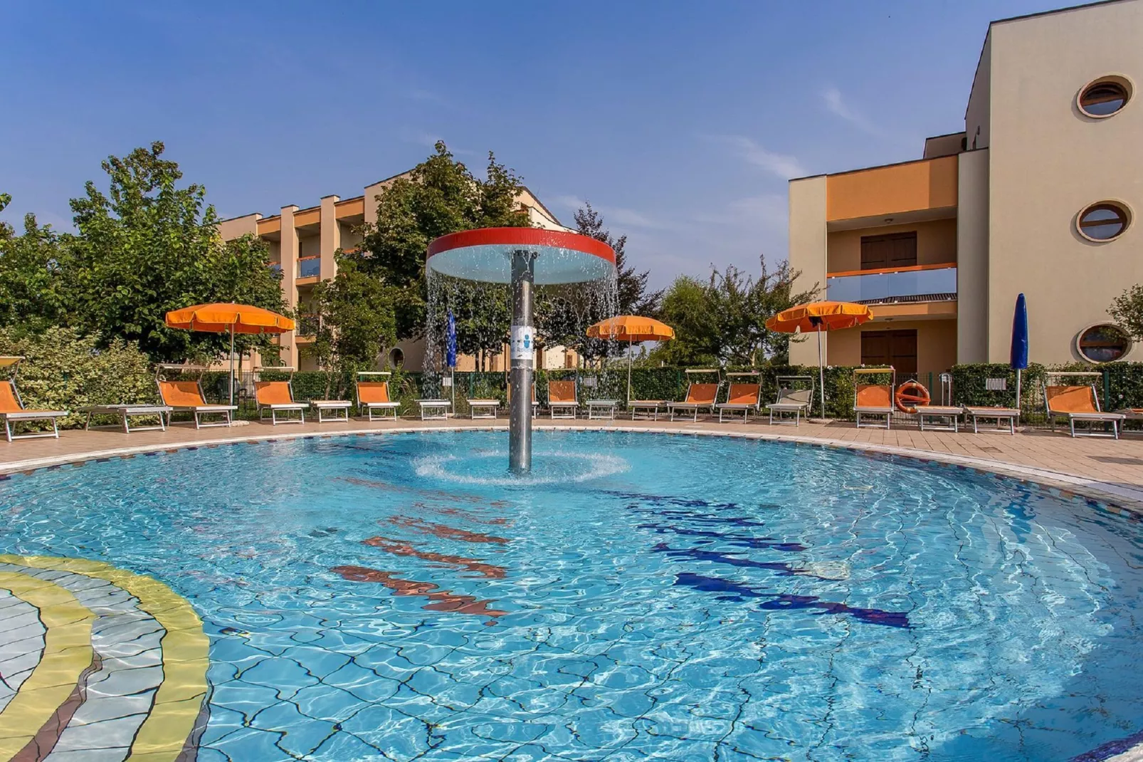 Ginepri C 10-Schwimmbad