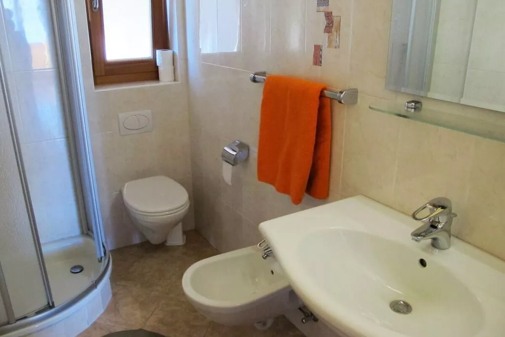 343259-Bathroom