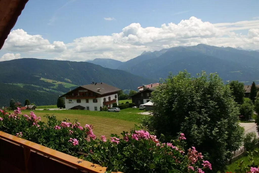 343259-View