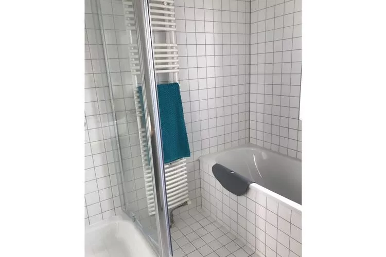 203319-Salle de bain