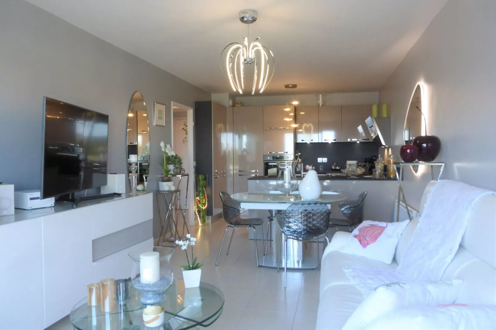 Ferienwohnung in Mandelieu-La Napoule-Esszimmer