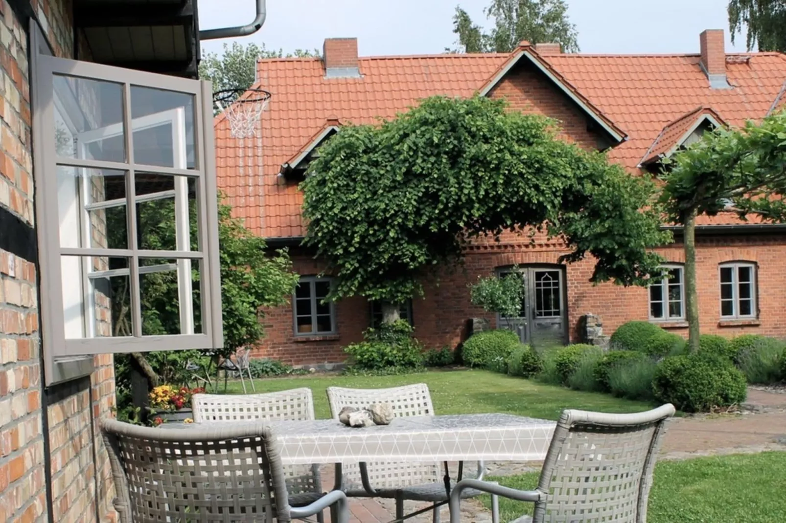 Gepflegte HofWohnung 2-Exterior summer