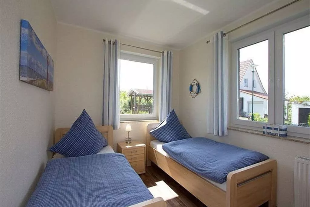 175825-Bedroom