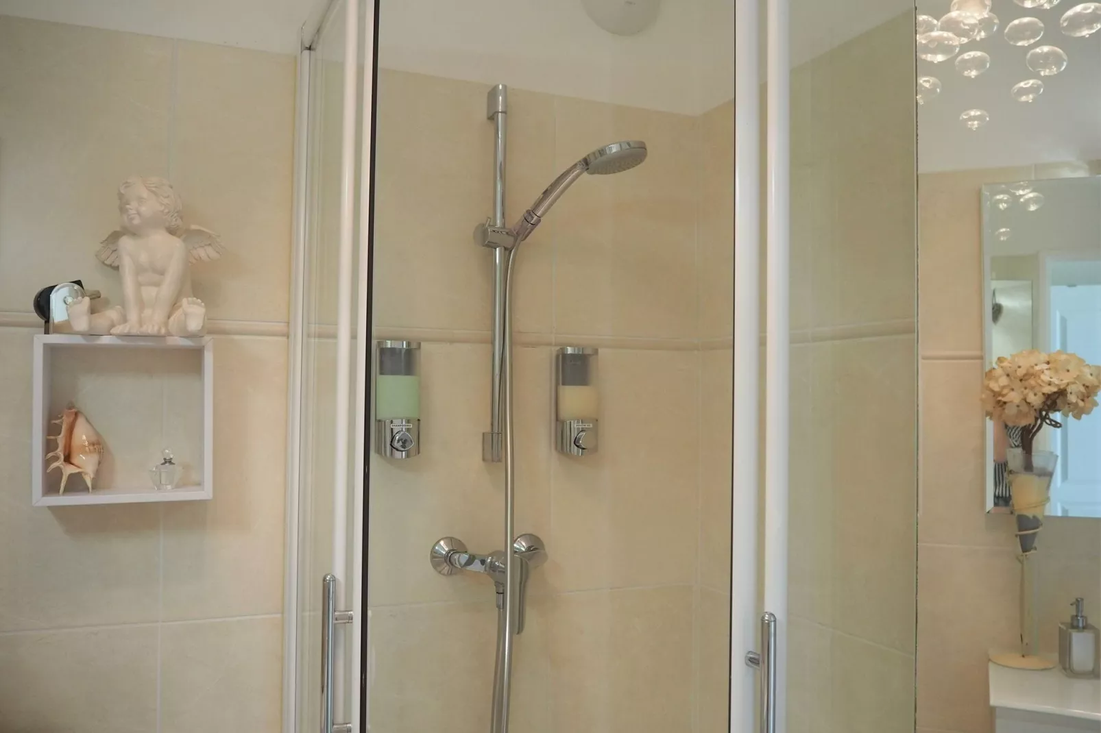Ferienwohnung in Mandelieu-La Napoule-Badezimmer