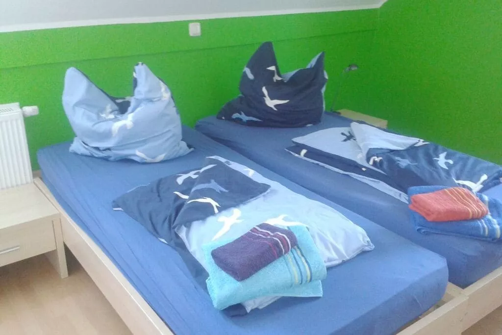 117690-Bedroom