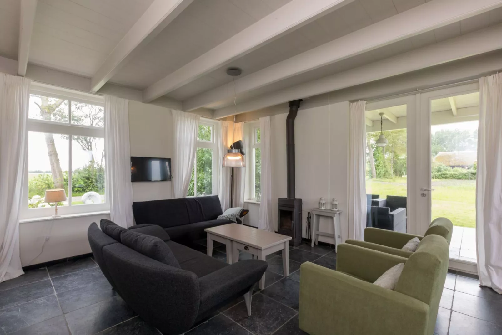 Lepelstraat 14 -Leefgoed de Knotwilg-Living room