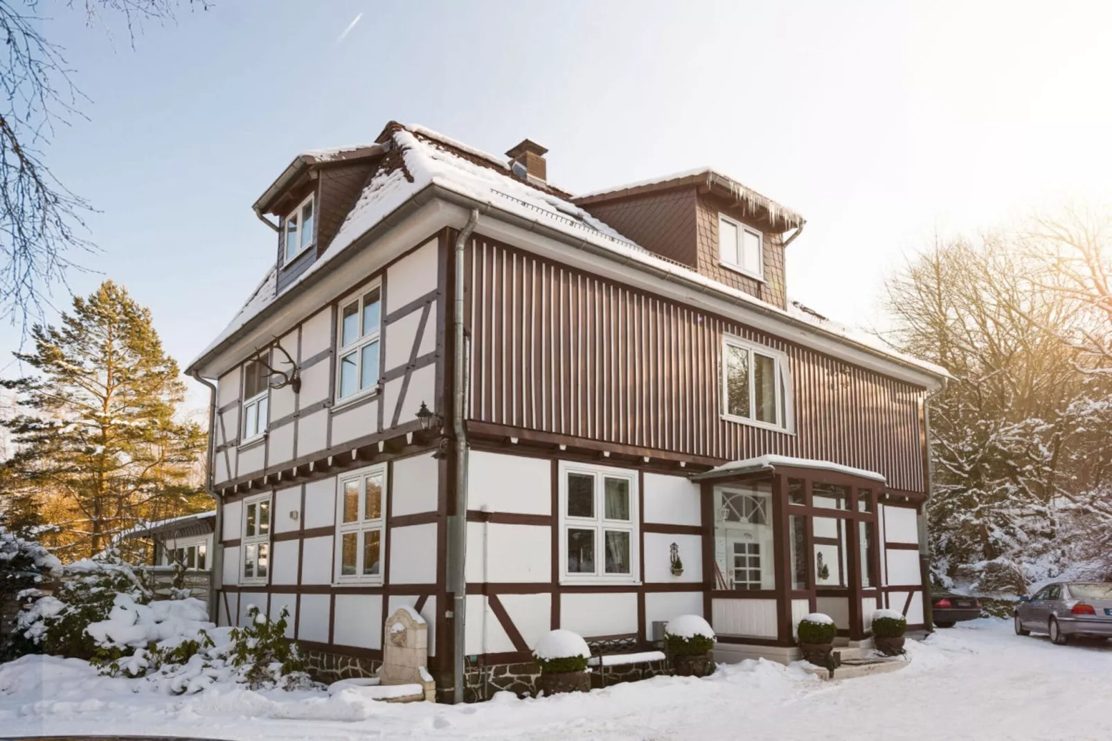 6437-Exterior winter