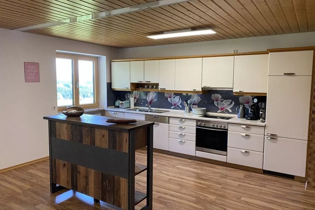 345885-Kitchen